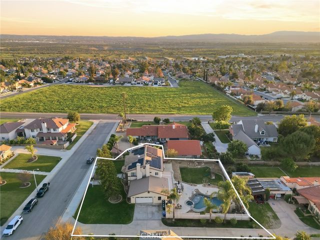 7464 Via Deldene, Highland, CA 92346