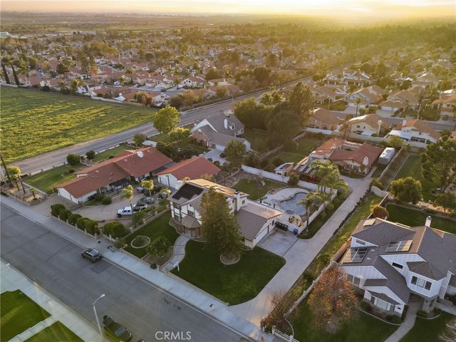 7464 Via Deldene, Highland, CA 92346