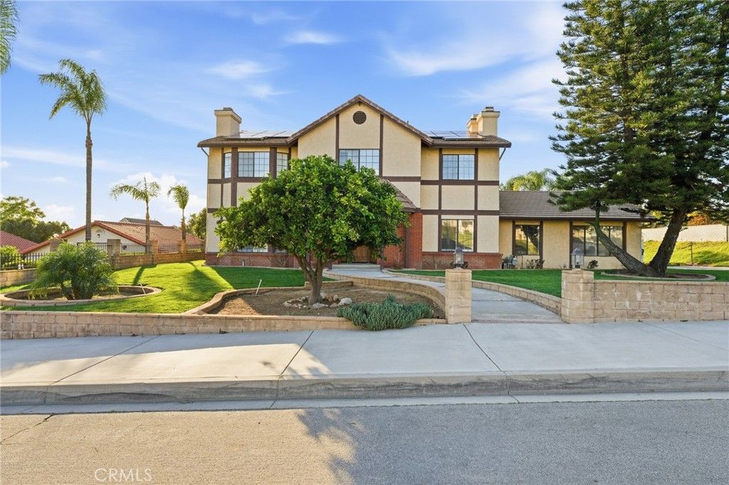 7464 Via Deldene, Highland, CA 92346