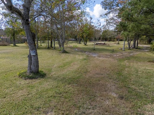 1543 Algoa Friendswood Road, Alvin, TX 77511