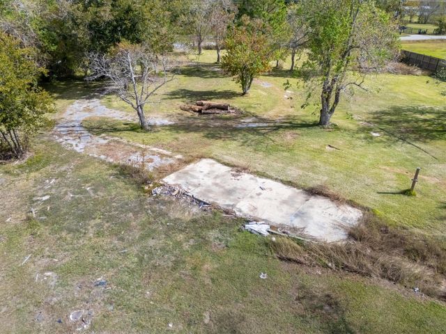 1543 Algoa Friendswood Road, Alvin, TX 77511