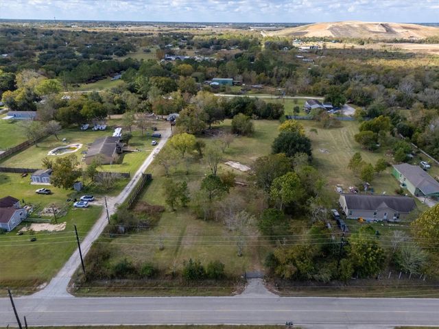 1543 Algoa Friendswood Road, Alvin, TX 77511