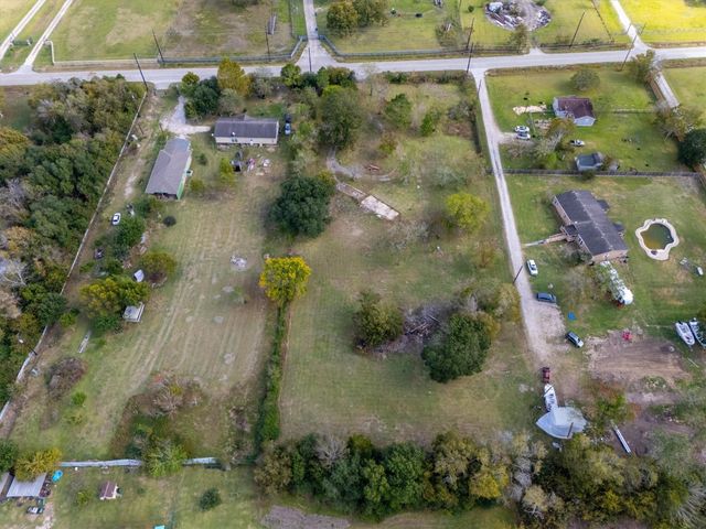 1543 Algoa Friendswood Road, Alvin, TX 77511