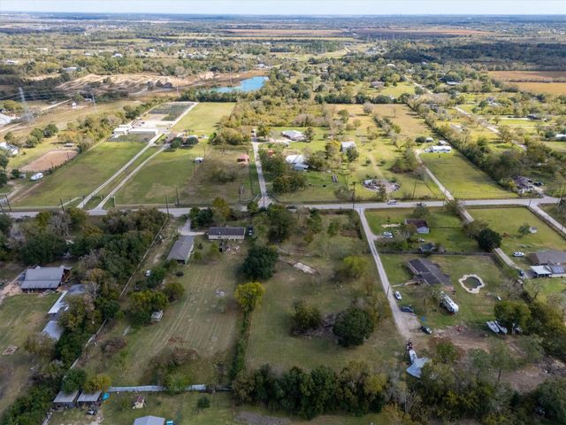 1543 Algoa Friendswood Road, Alvin, TX 77511