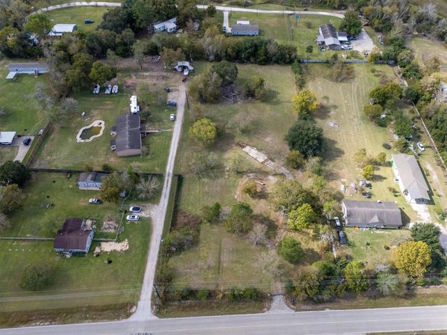 1543 Algoa Friendswood Road, Alvin, TX 77511