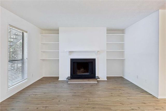 106 Cedar Ct Se, Marietta, GA 30067
