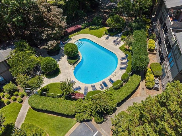 106 Cedar Ct Se, Marietta, GA 30067
