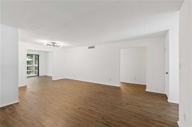 106 Cedar Ct Se, Marietta, GA 30067