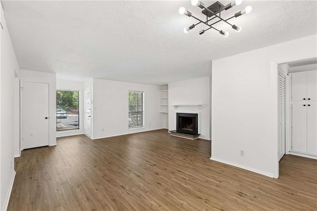 106 Cedar Ct Se, Marietta, GA 30067