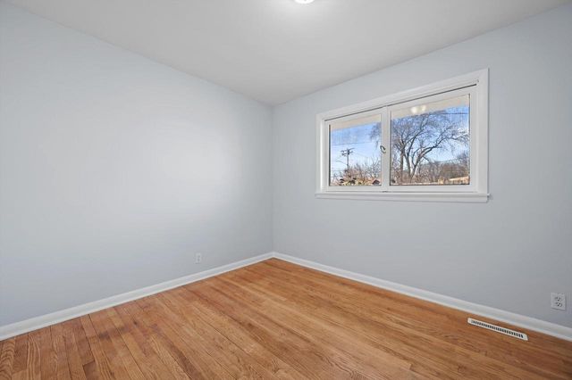 6500 W Glendale AVENUE, Milwaukee, WI 53218