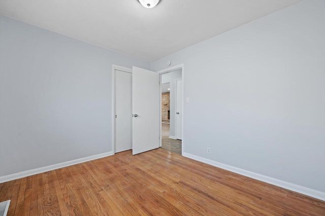 6500 W Glendale AVENUE, Milwaukee, WI 53218