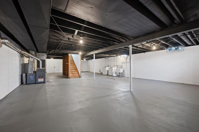 6500 W Glendale AVENUE, Milwaukee, WI 53218