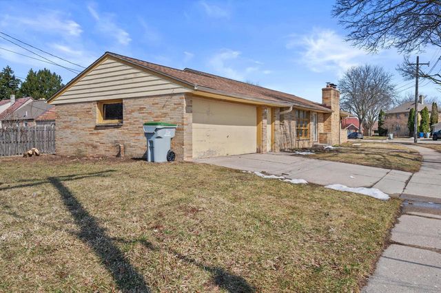 6500 W Glendale AVENUE, Milwaukee, WI 53218