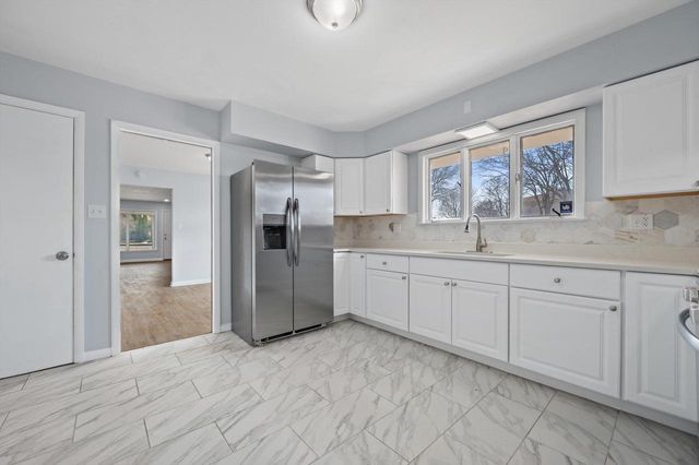 6500 W Glendale AVENUE, Milwaukee, WI 53218