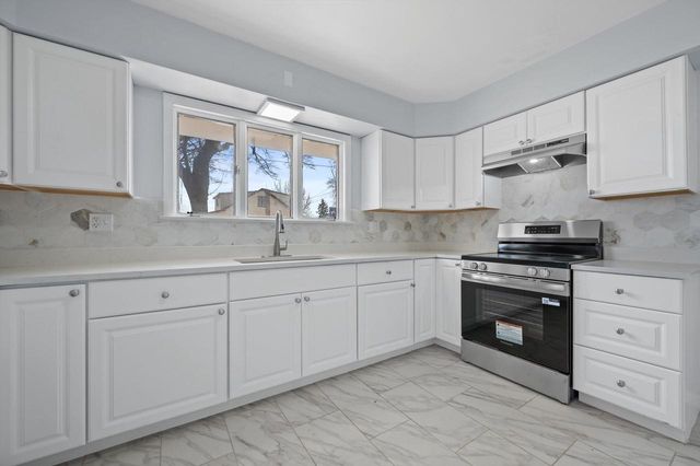 6500 W Glendale AVENUE, Milwaukee, WI 53218