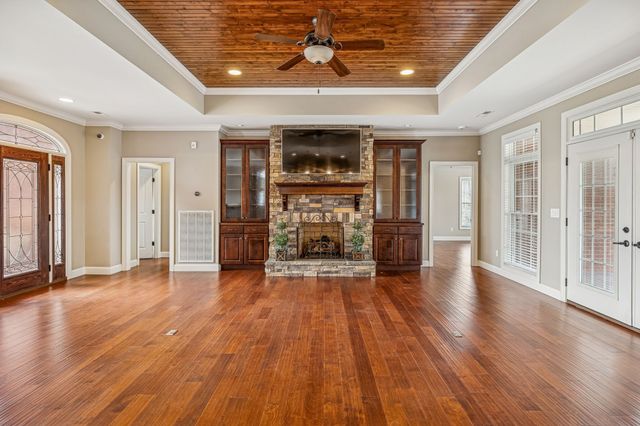 5140 Highway 52, W, Lafayette, TN 37083