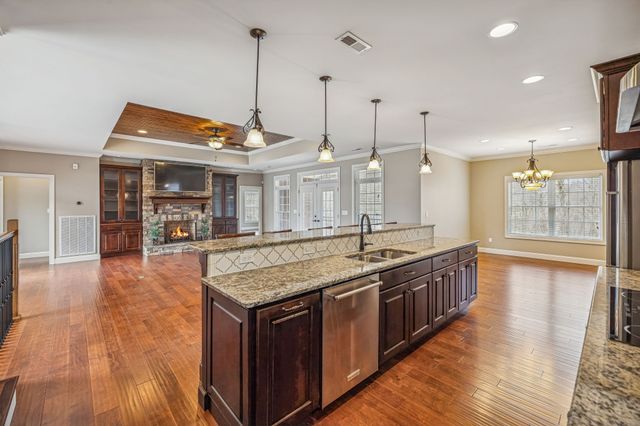 5140 Highway 52, W, Lafayette, TN 37083