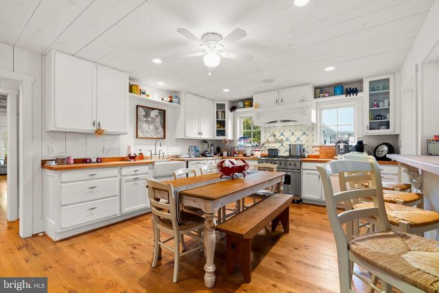 3728 BAY DR, Edgewater, MD 21037