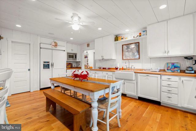 3728 BAY DR, Edgewater, MD 21037