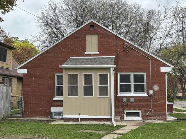 5004 Nash STREET, Milwaukee, WI 53216