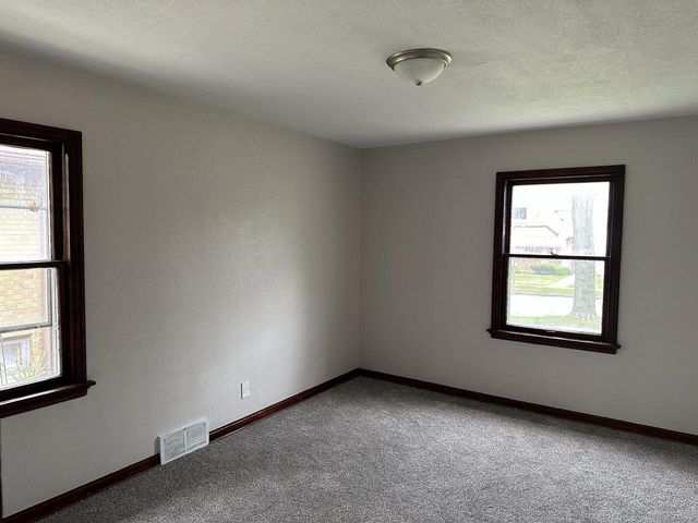 5004 Nash STREET, Milwaukee, WI 53216