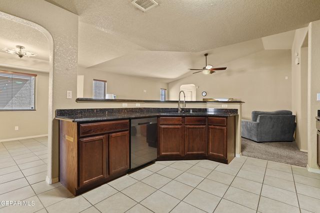 7008 RED MAN Drive, El Paso, TX 79934