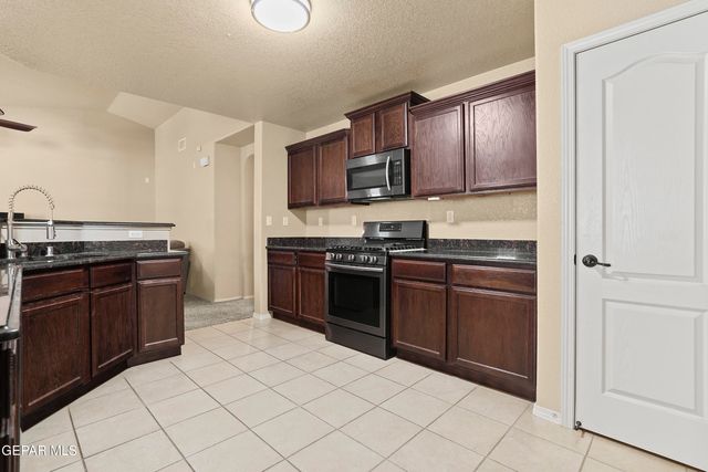 7008 RED MAN Drive, El Paso, TX 79934