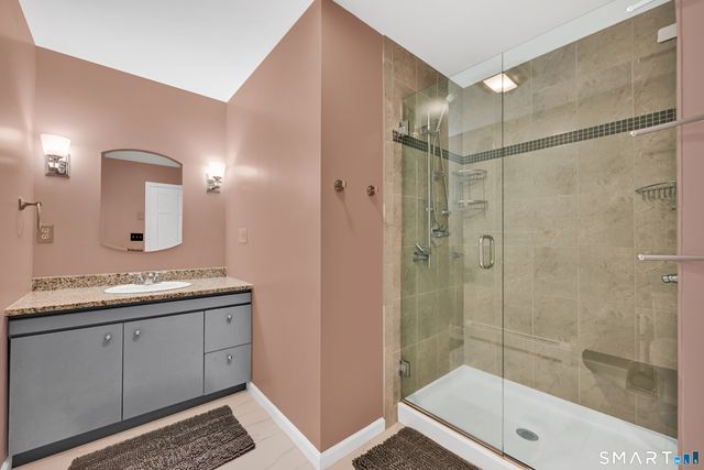 15 Ridgewood Street, Bristol, CT 06010