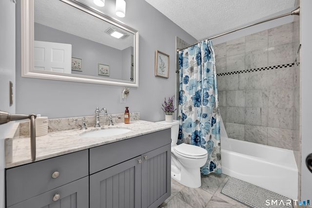 15 Ridgewood Street, Bristol, CT 06010