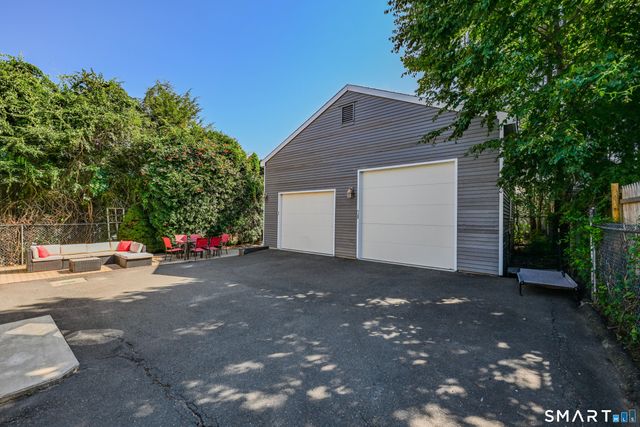 15 Ridgewood Street, Bristol, CT 06010