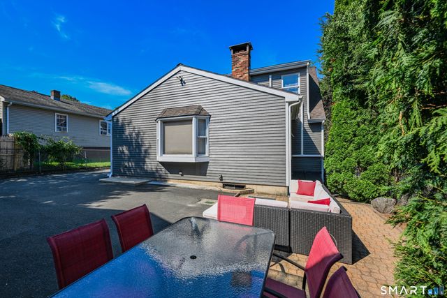 15 Ridgewood Street, Bristol, CT 06010
