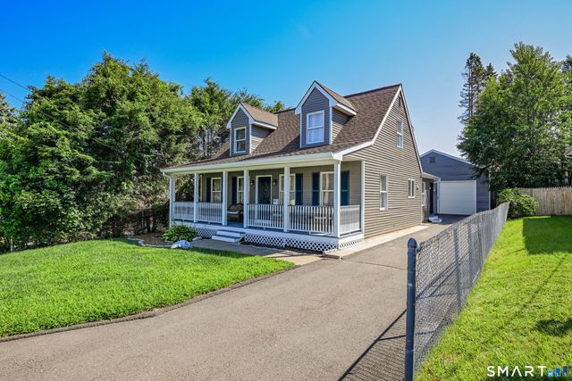 15 Ridgewood Street, Bristol, CT 06010