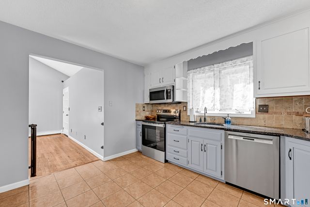 15 Ridgewood Street, Bristol, CT 06010