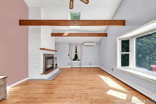 15 Ridgewood Street, Bristol, CT 06010