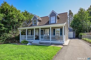 15 Ridgewood Street, Bristol, CT 06010