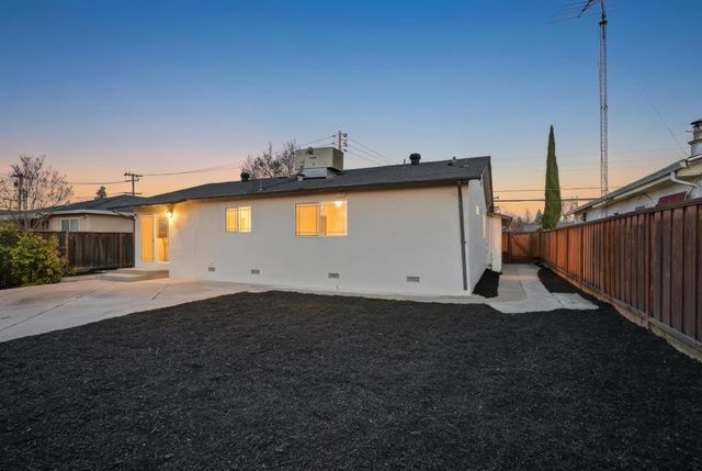 317 317 Hillcrest Ave, Livermore, CA 94550