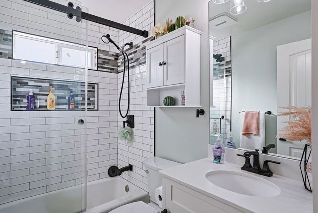 317 317 Hillcrest Ave, Livermore, CA 94550