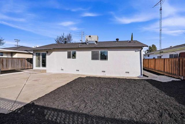 317 317 Hillcrest Ave, Livermore, CA 94550