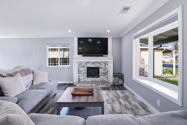 317 317 Hillcrest Ave, Livermore, CA 94550