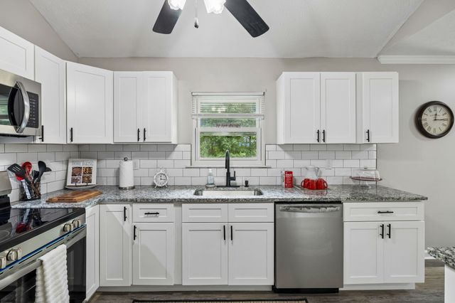1943 Union Hill Rd, Goodlettsville, TN 37072