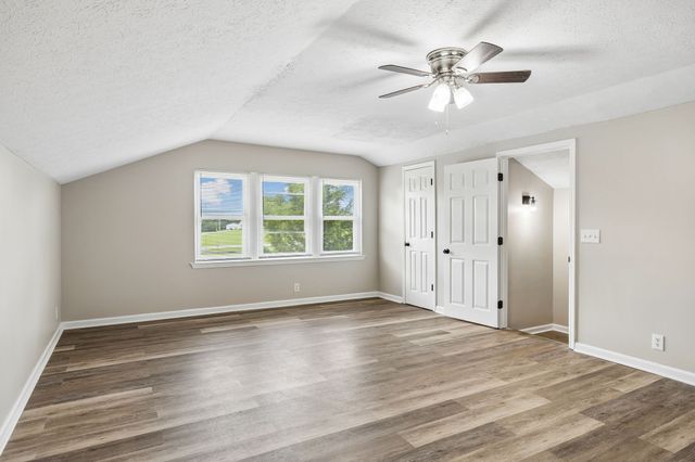 1943 Union Hill Rd, Goodlettsville, TN 37072