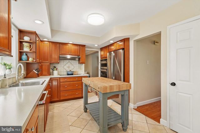 344 KNOLL RD, Plymouth Meeting, PA 19462