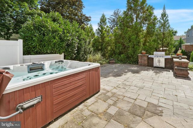 344 KNOLL RD, Plymouth Meeting, PA 19462