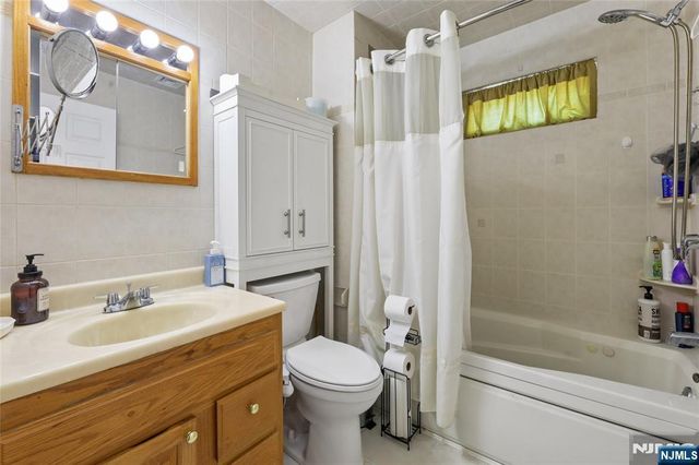 2-23 Berdan Avenue, Fair Lawn, NJ 07410