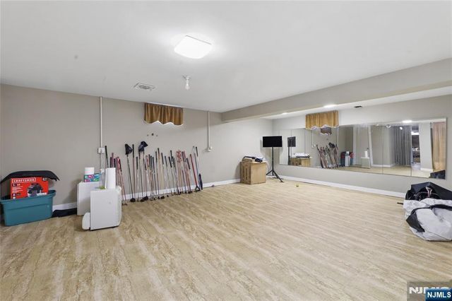 2-23 Berdan Avenue, Fair Lawn, NJ 07410