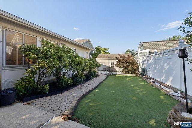 2-23 Berdan Avenue, Fair Lawn, NJ 07410