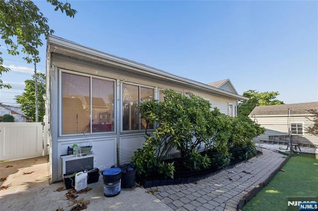 2-23 Berdan Avenue, Fair Lawn, NJ 07410