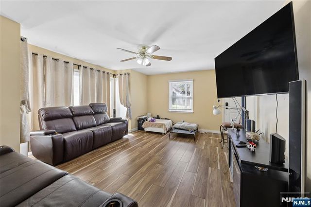 2-23 Berdan Avenue, Fair Lawn, NJ 07410