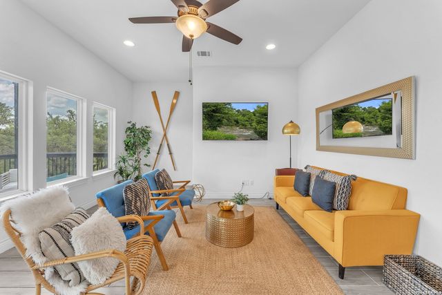 2488 Waterfront Park, Canyon Lake, TX 78133