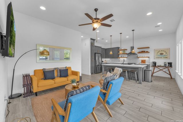 2488 Waterfront Park, Canyon Lake, TX 78133